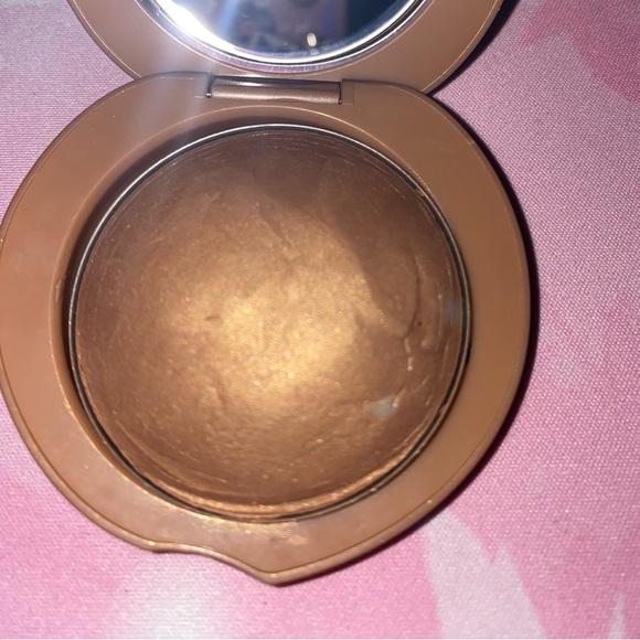 Too Faced Bronzer - Picture 4 of 4
